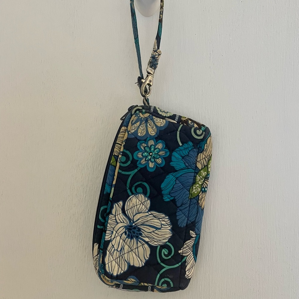 Vera Bradley ‘Rhythm and Blues’ blue and green floral wristlet clutch - Picture 2 of 4